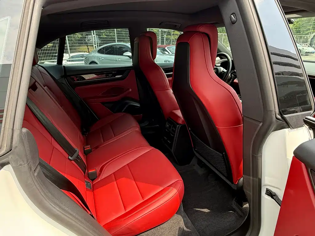 Porsche Macan EV — миниатюра 11