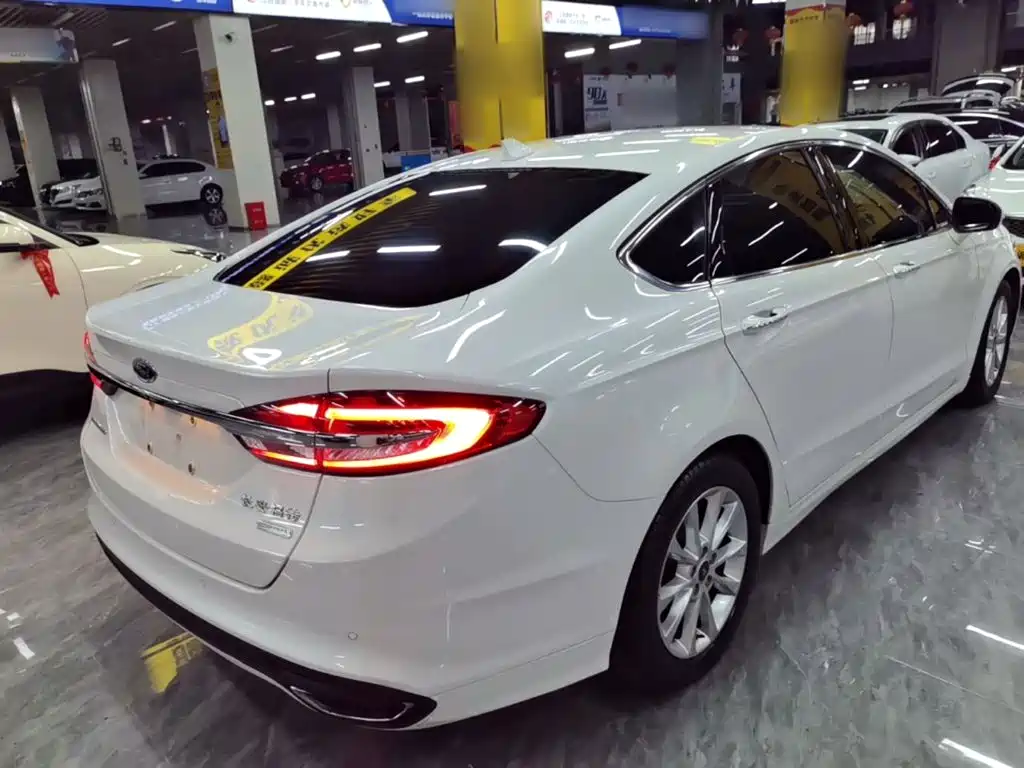 Ford Mondeo — миниатюра 7
