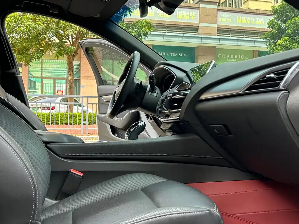 Cadillac CT5 — миниатюра 11