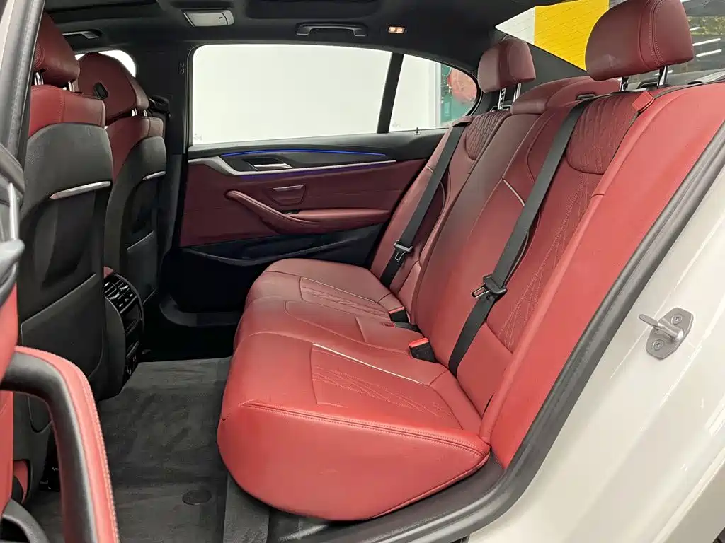 BMW 5 Series — миниатюра 14