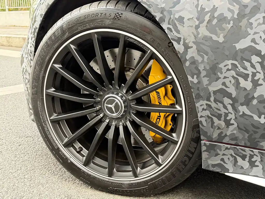 MERCEDES-BENZ AMG GT