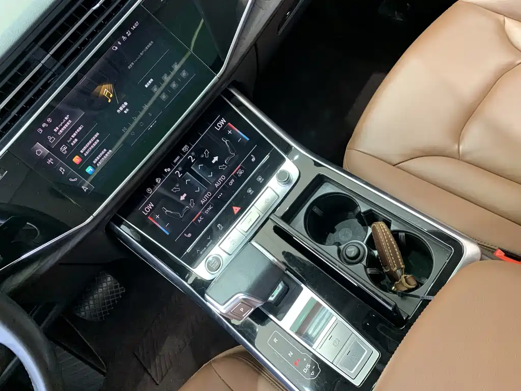 Audi Q8 — миниатюра 14