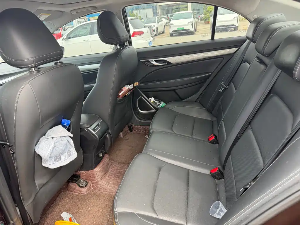 Geely Emgrand — миниатюра 5
