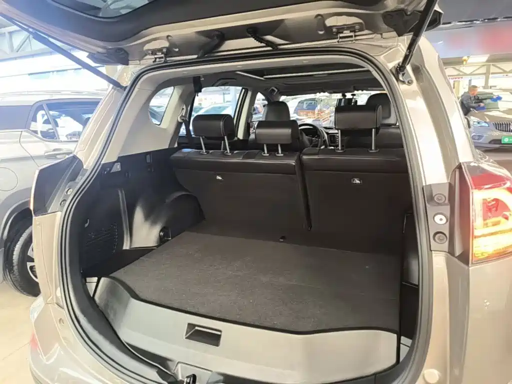 Toyota RAV4 — миниатюра 19
