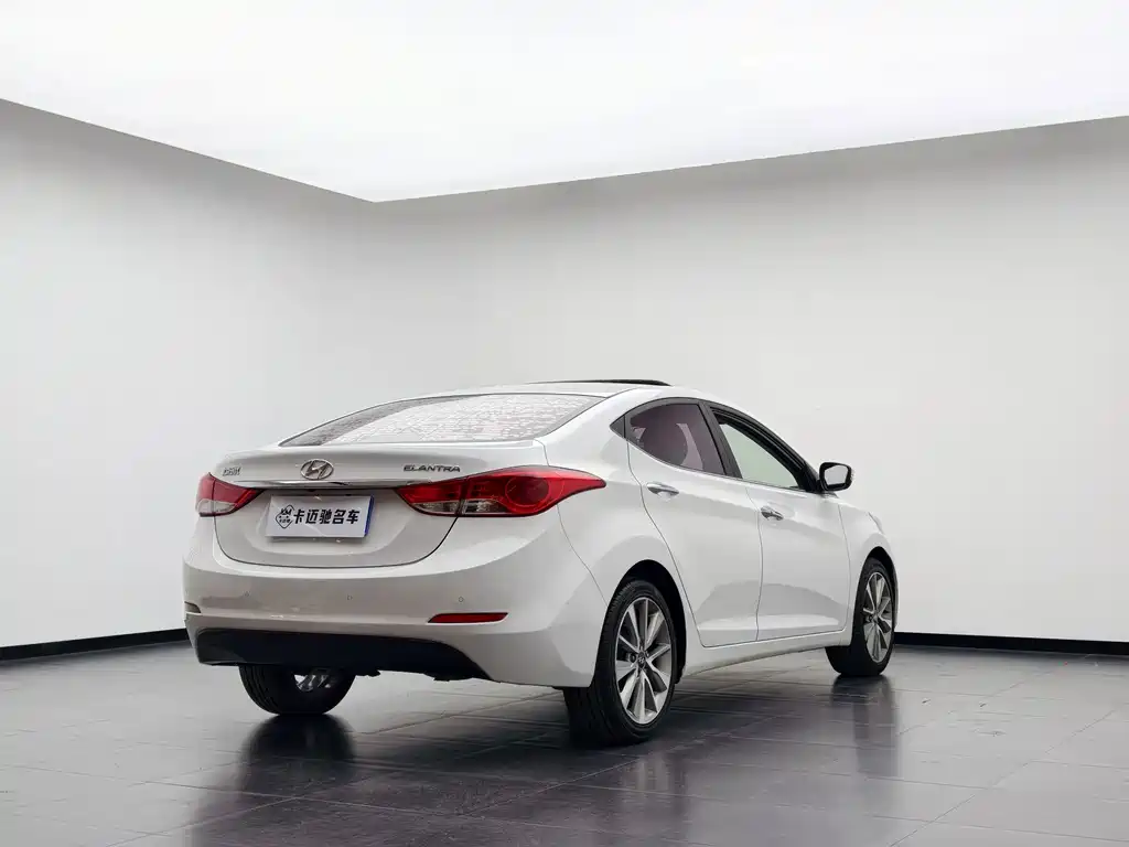 Hyundai Elantra Langdong — миниатюра 4