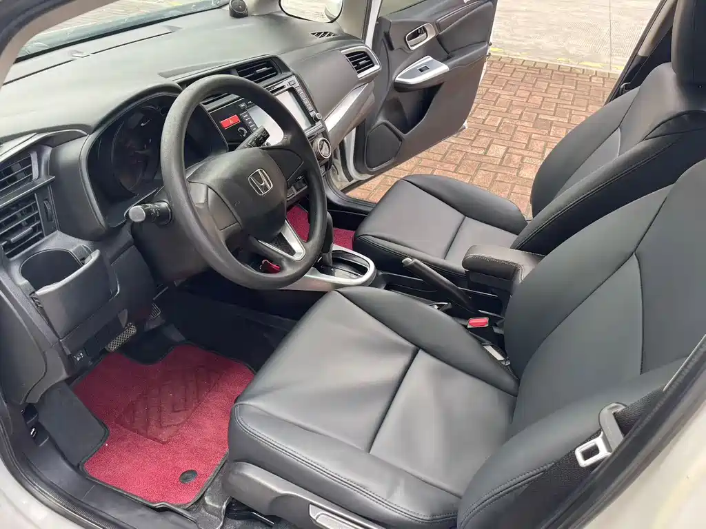 Honda Fit — миниатюра 9