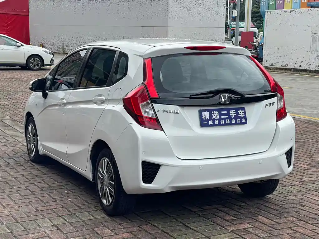 Honda Fit — миниатюра 6