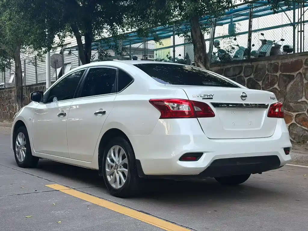 Nissan Sylphy — миниатюра 9