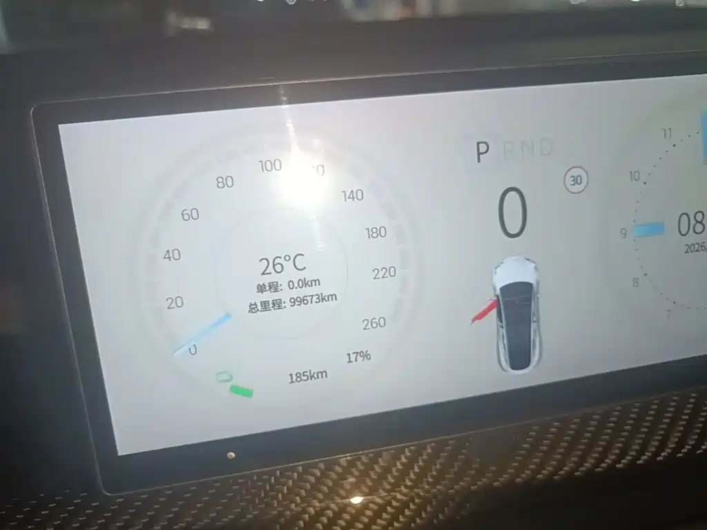 Tesla Model Y — миниатюра 12
