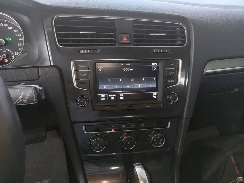 Volkswagen Golf — миниатюра 13