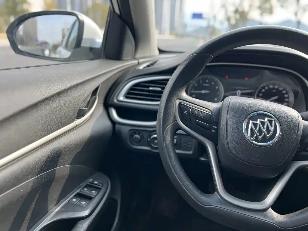 Buick Excelle — миниатюра 9