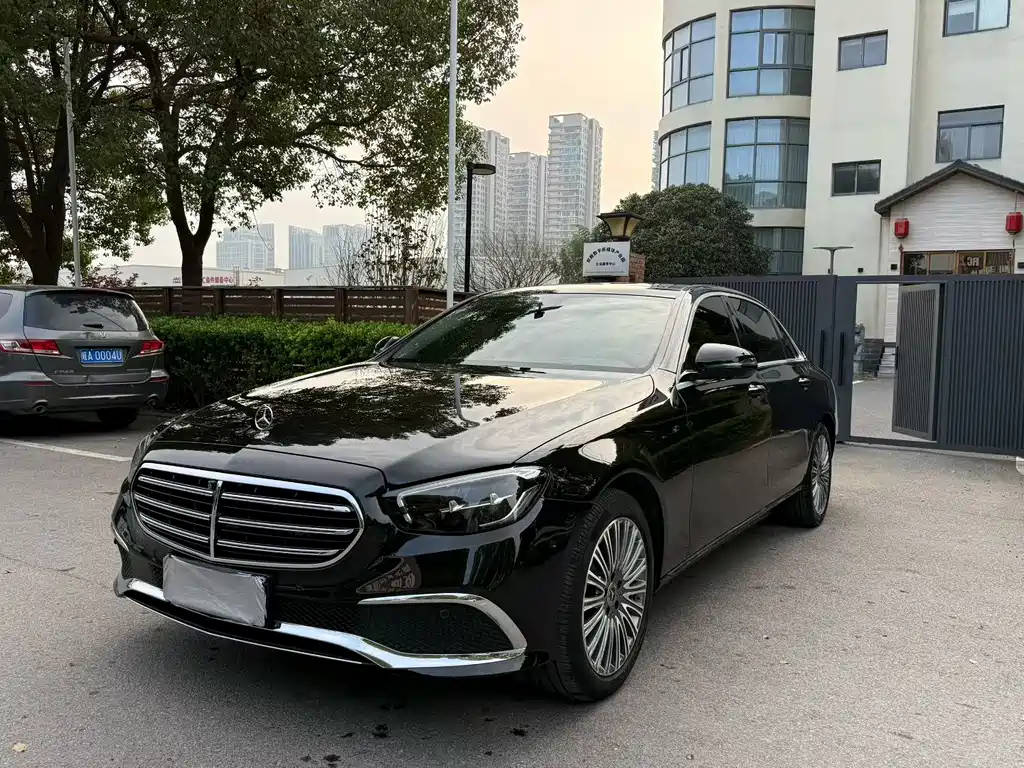 Mercedes-Benz E-Class 2023