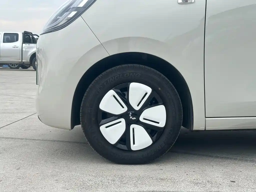 Wuling MINIEV — миниатюра 6