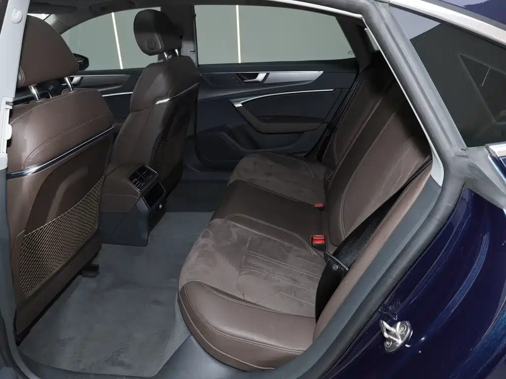 Audi A7L — миниатюра 30