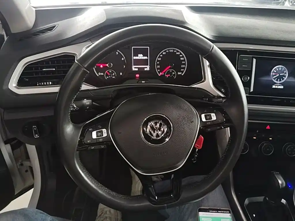 Volkswagen T-Roc — миниатюра 11