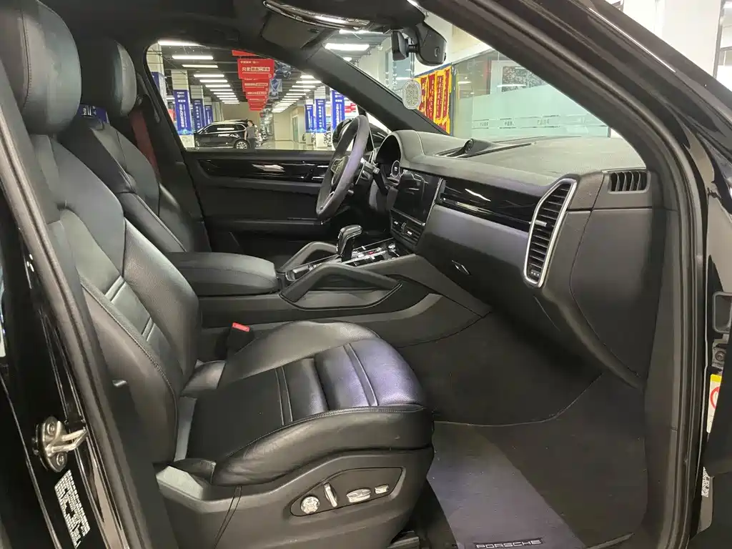 Porsche Cayenne — миниатюра 17