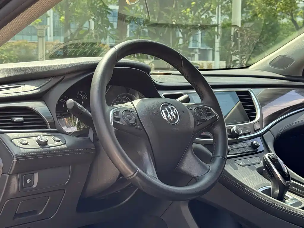 Buick LaCrosse — миниатюра 12