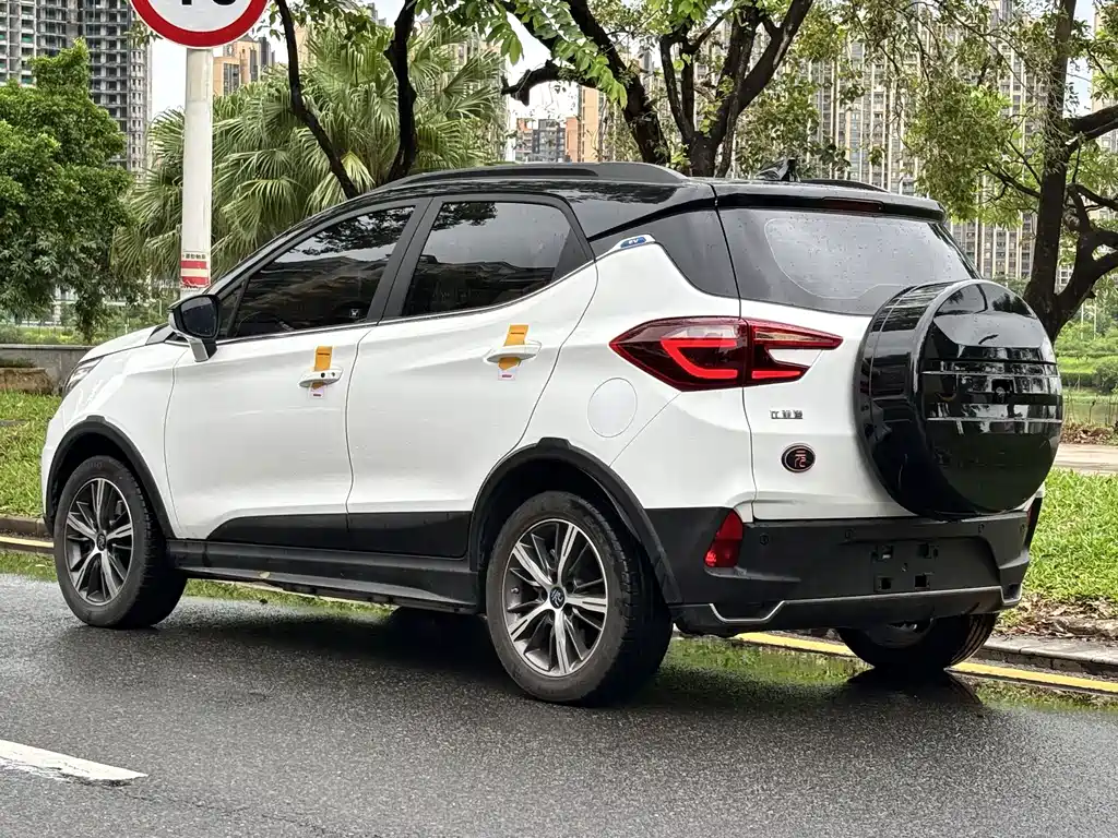 BYD Yuan EV — миниатюра 3