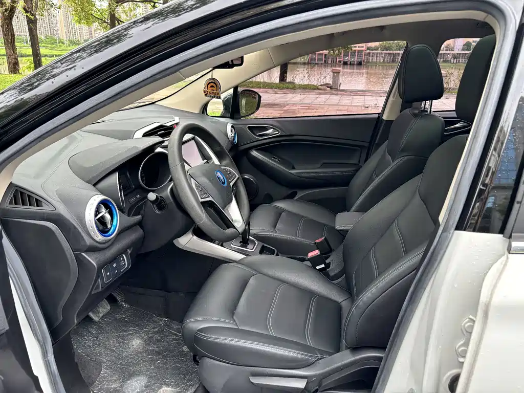 BYD Yuan EV — миниатюра 4