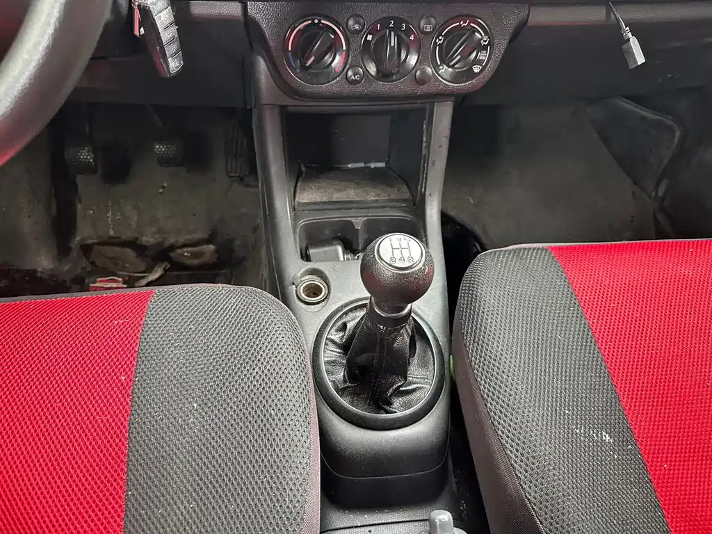 Suzuki Swift — миниатюра 10