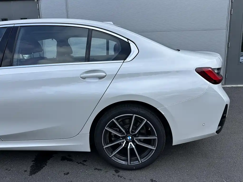 BMW 3 Series — миниатюра 10