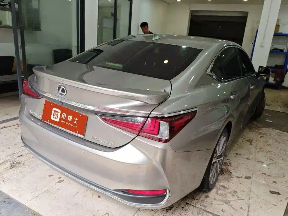 Lexus ES — миниатюра 2