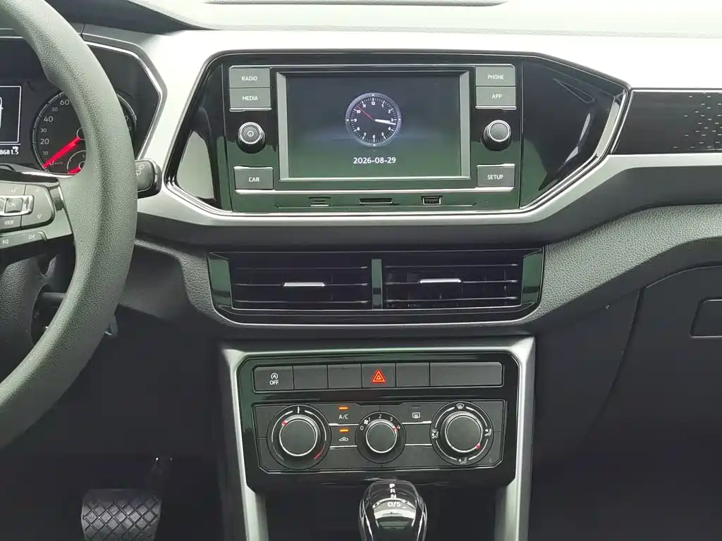 Volkswagen T-Cross — миниатюра 12