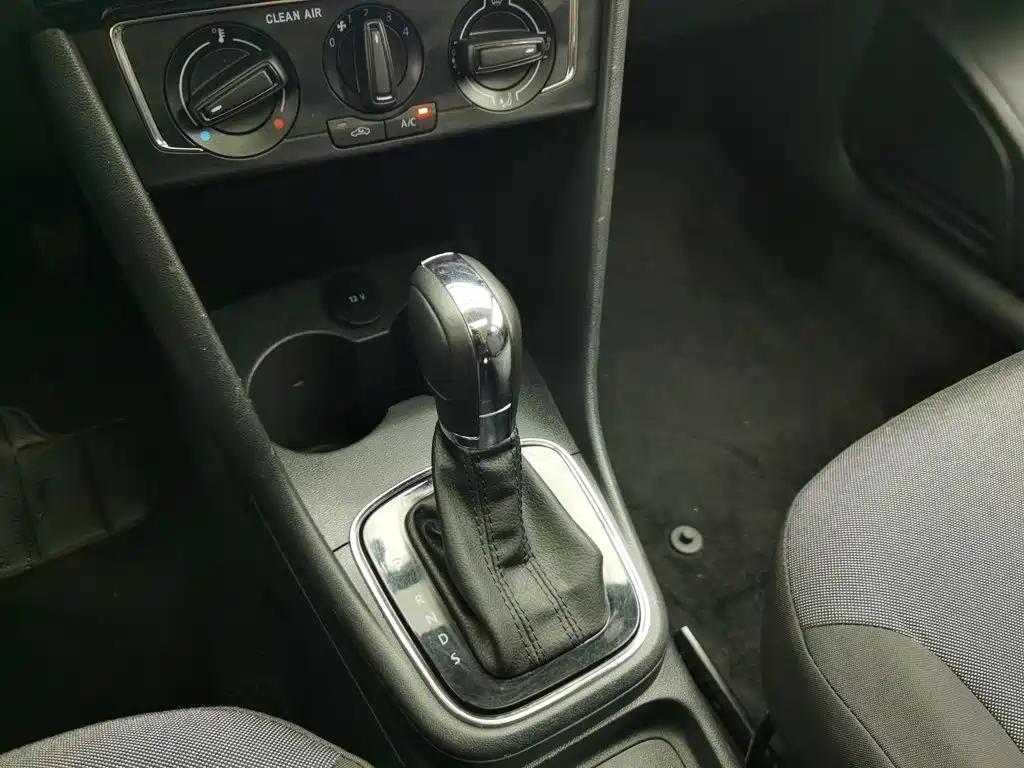 Volkswagen Polo — миниатюра 13