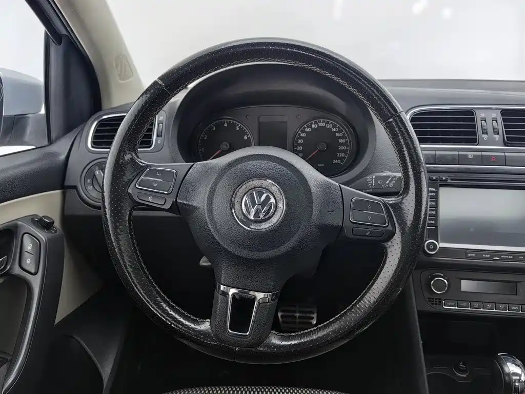 Volkswagen Polo — миниатюра 11