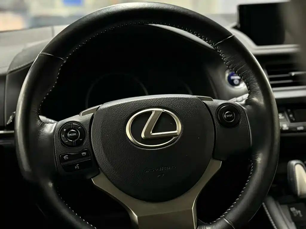 Lexus CT — миниатюра 4