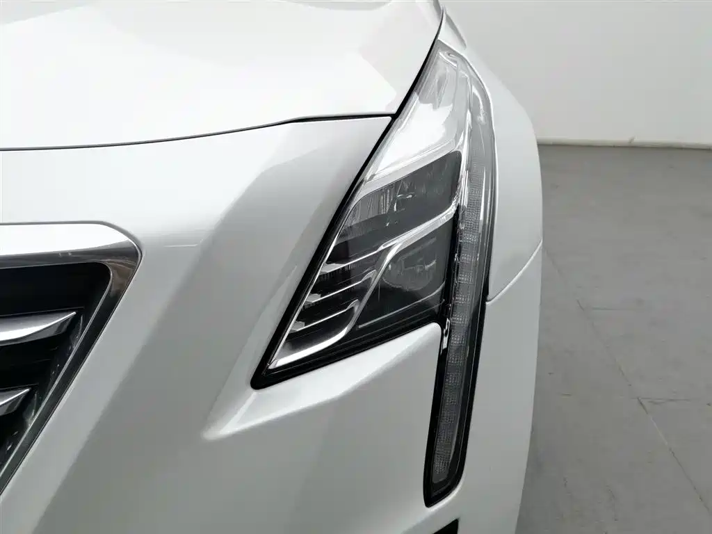 CADILLAC CT6 PLUG IN