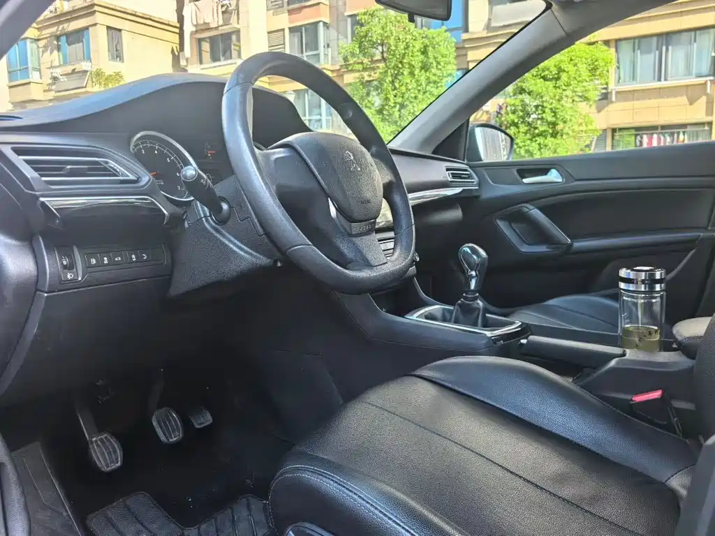 Peugeot 408 — миниатюра 4