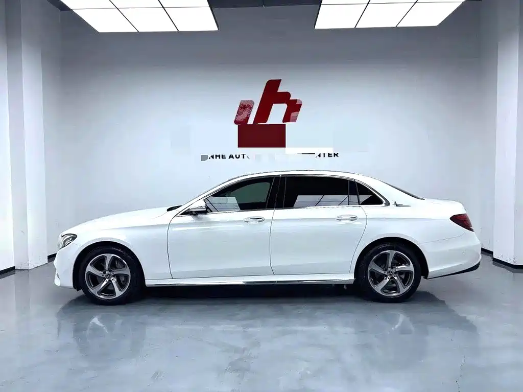 Mercedes-Benz E-Class — миниатюра 3