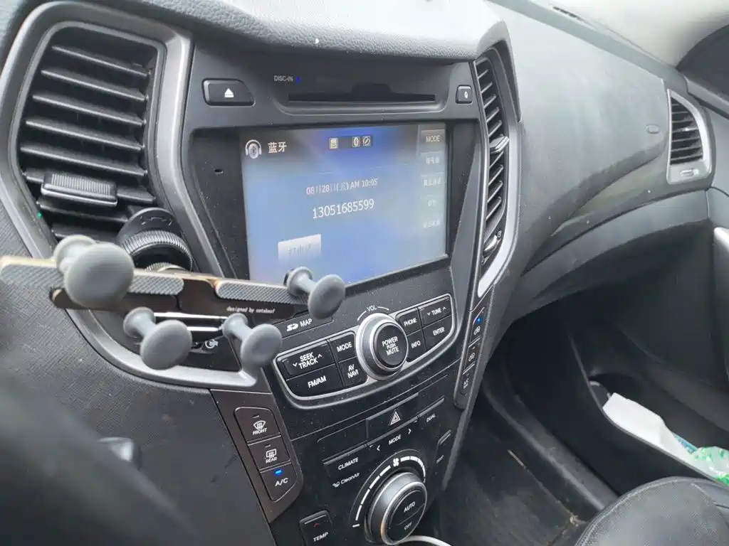 Hyundai Santa Fe — миниатюра 9