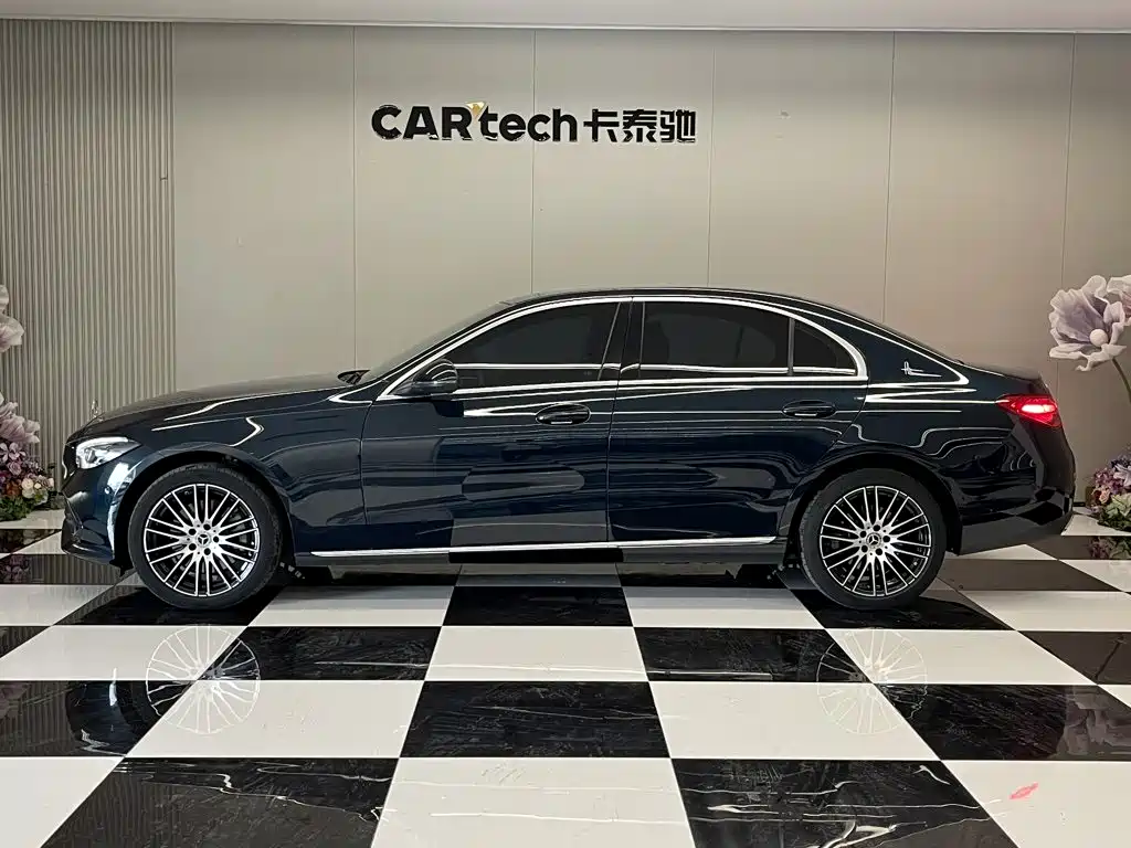 Mercedes-Benz C-Class — миниатюра 8