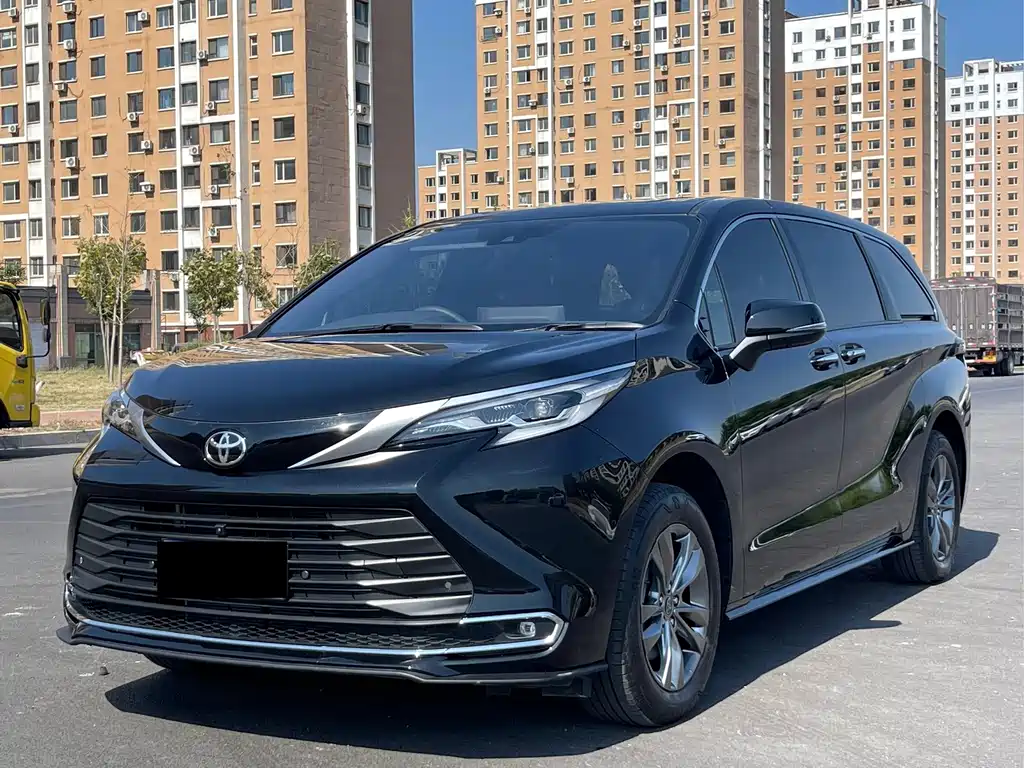 Toyota Sienna — миниатюра 3