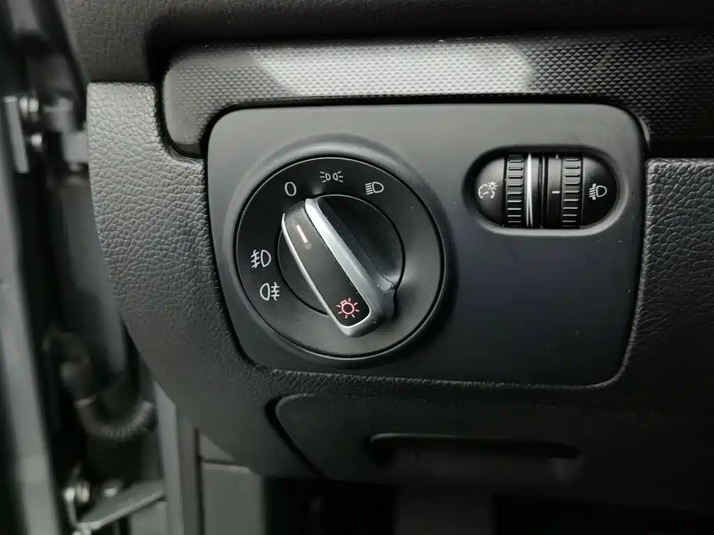 Volkswagen Golf — миниатюра 21