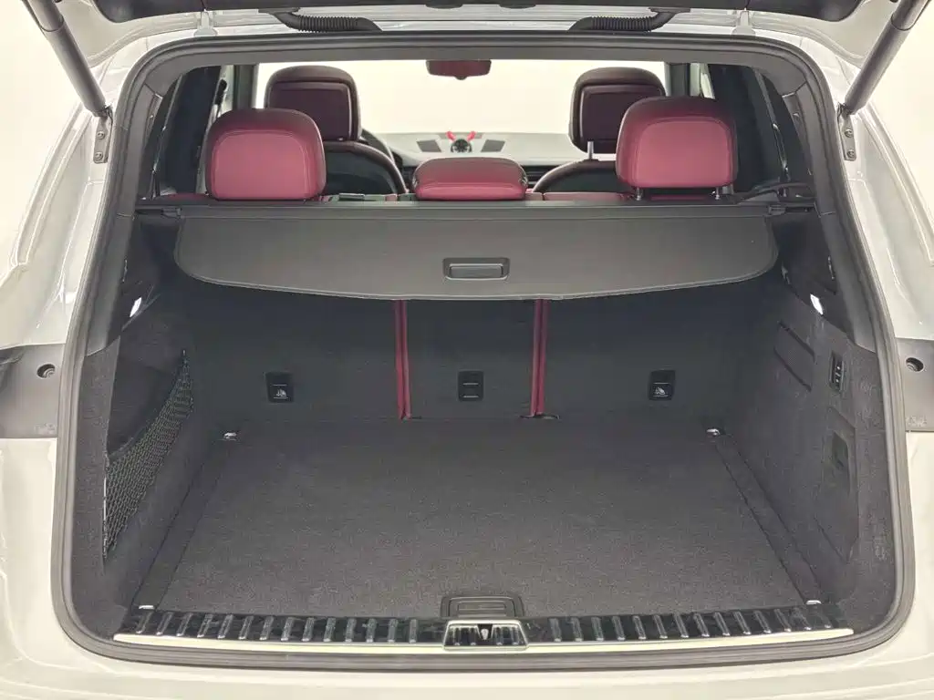 Porsche Cayenne — миниатюра 28
