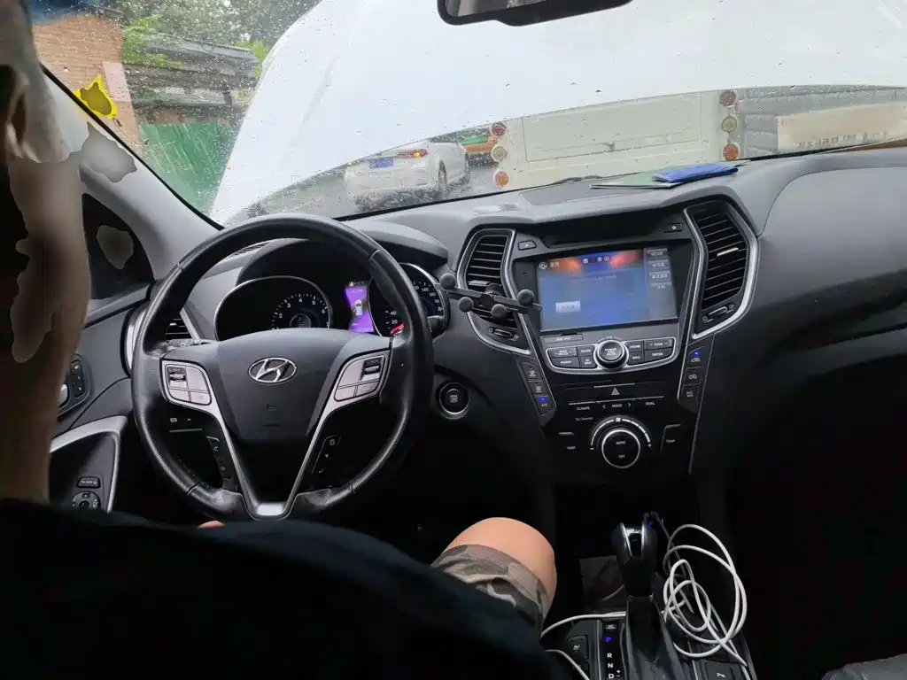 Hyundai Santa Fe — миниатюра 6