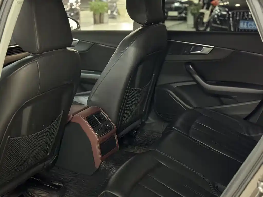 Audi A4L — миниатюра 5