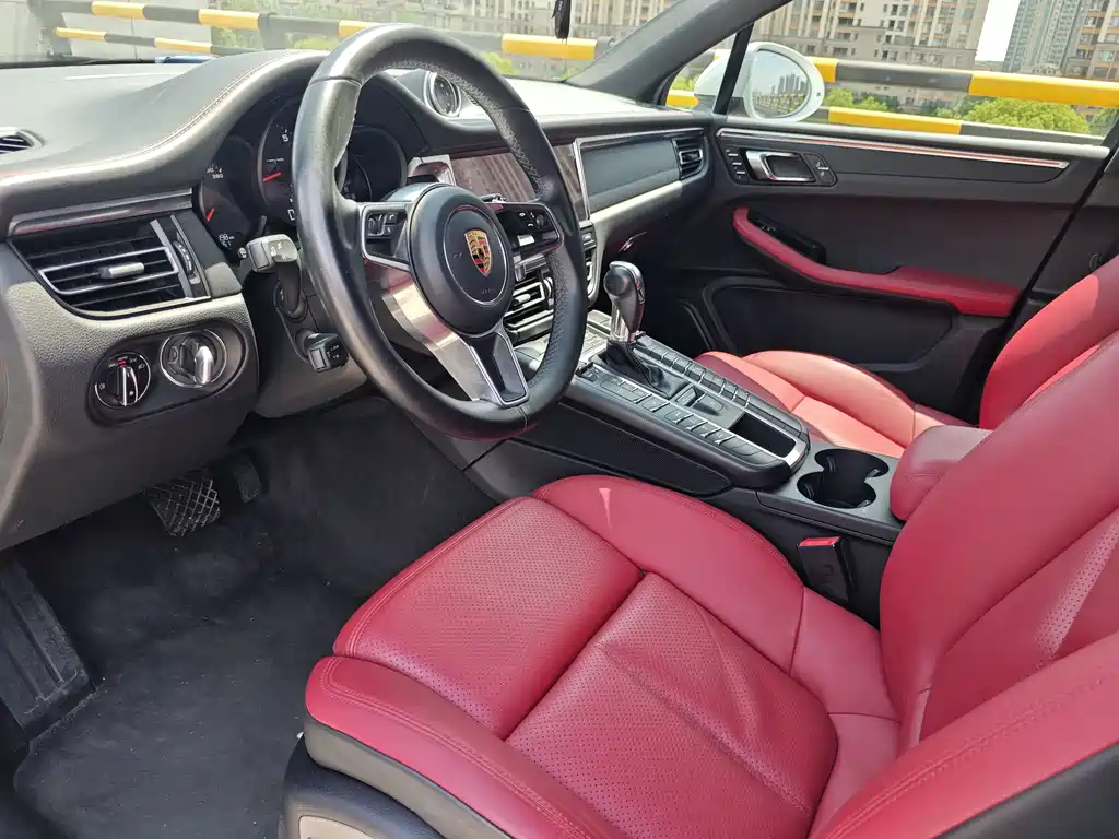 Porsche Macan — миниатюра 11