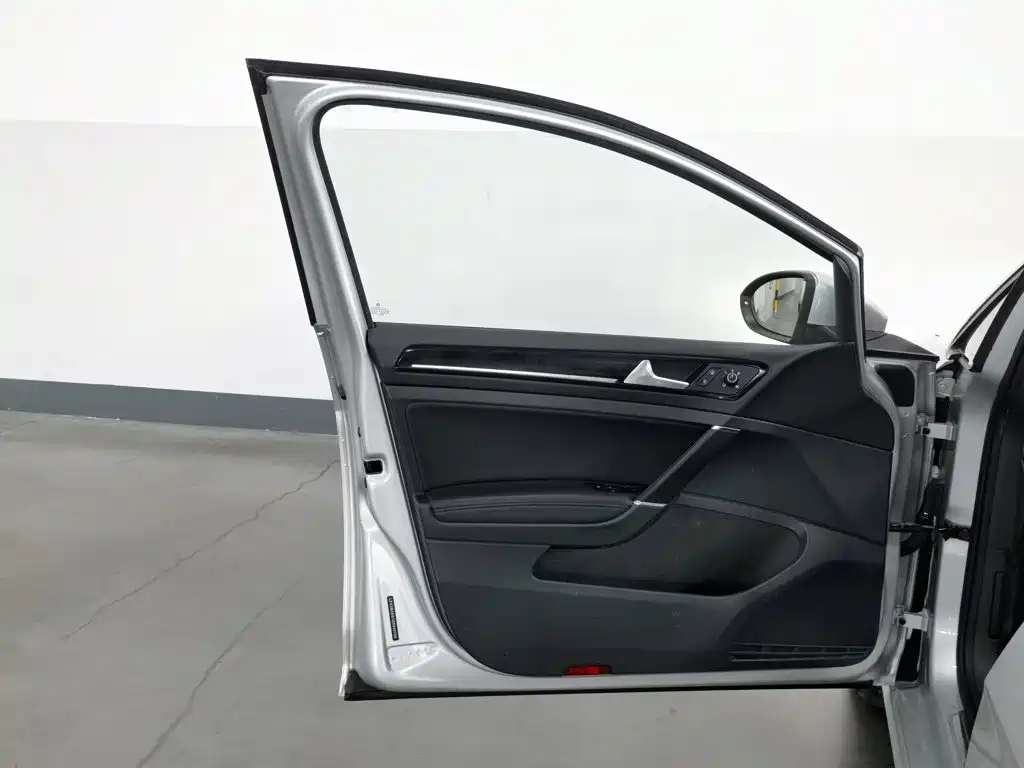 Volkswagen Golf — миниатюра 8