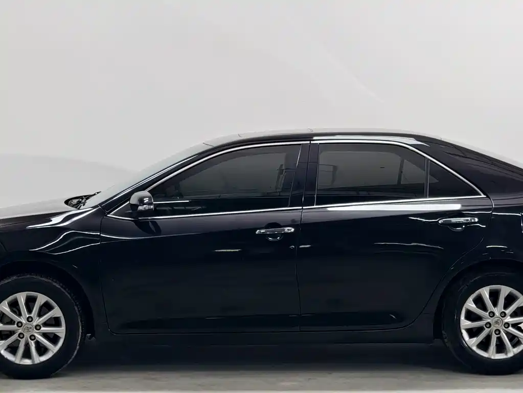 Toyota Camry — миниатюра 7