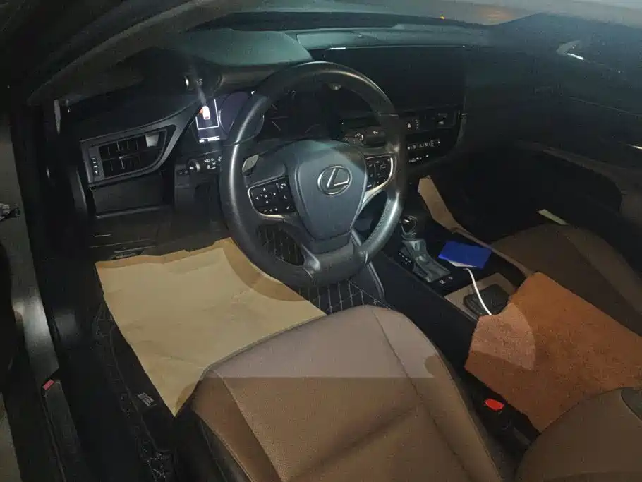 Lexus ES — миниатюра 12