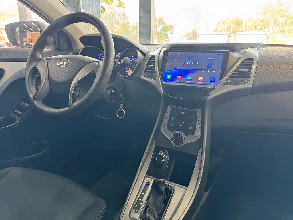 Hyundai Elantra Langdong — миниатюра 13