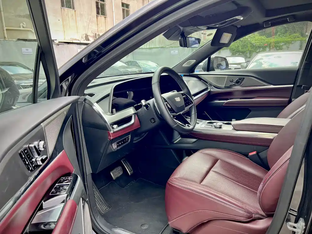 CADILLAC XT5