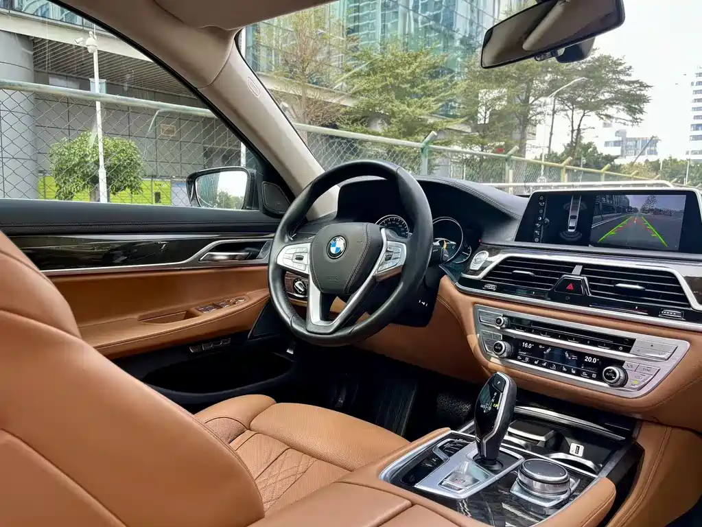 BMW 7 SERIES