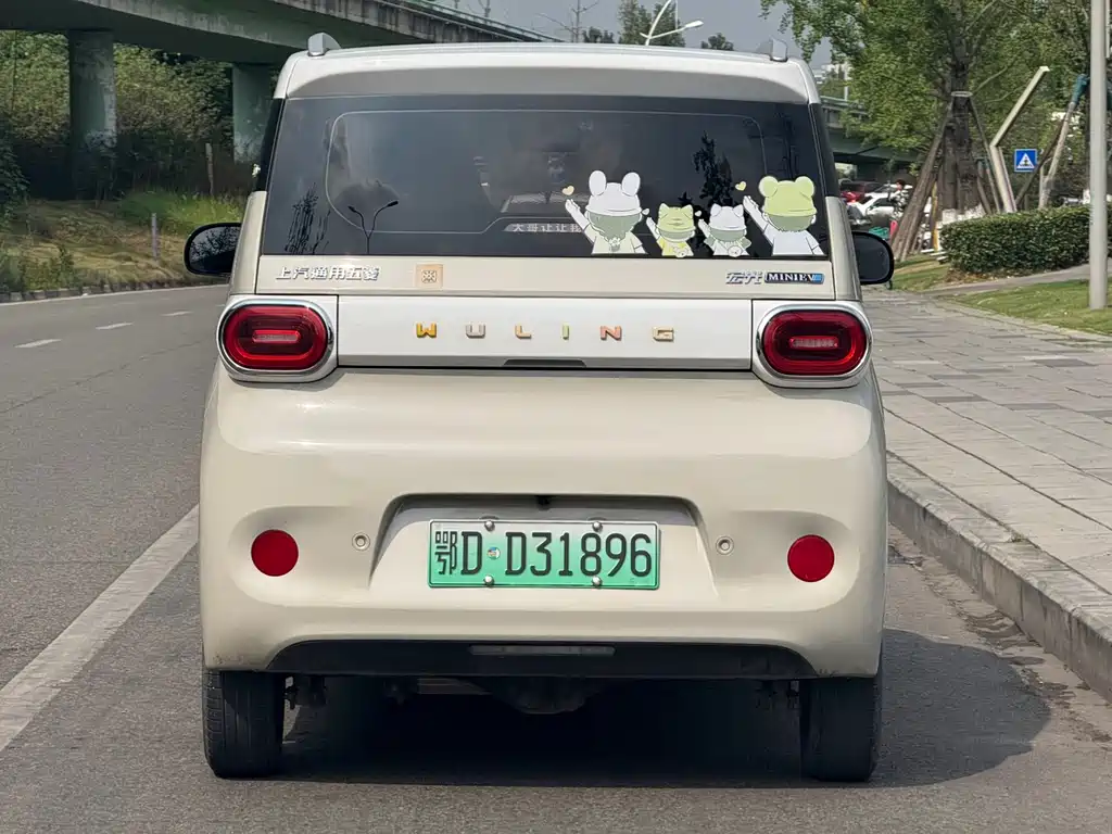 Wuling MINIEV — миниатюра 11