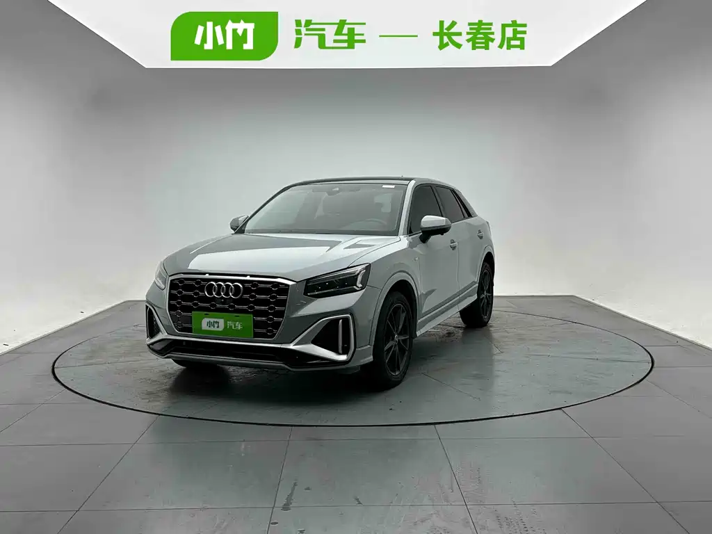 Audi Q2L