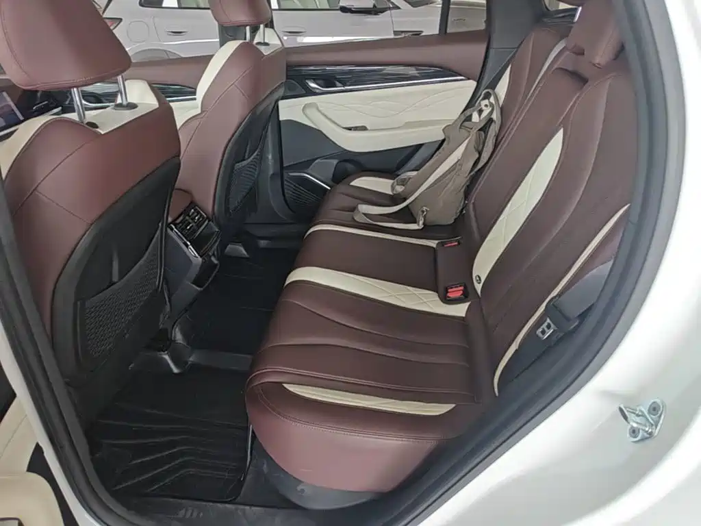 Geely Xingyue L — миниатюра 17